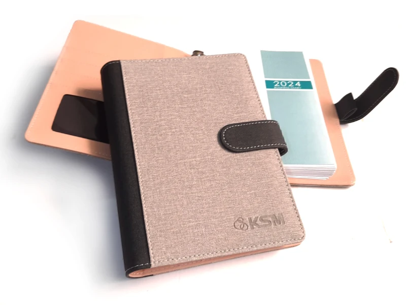 Sổ da thương hiệu cao cấp logo dập chìm bìa phối màu theo yêu cầu